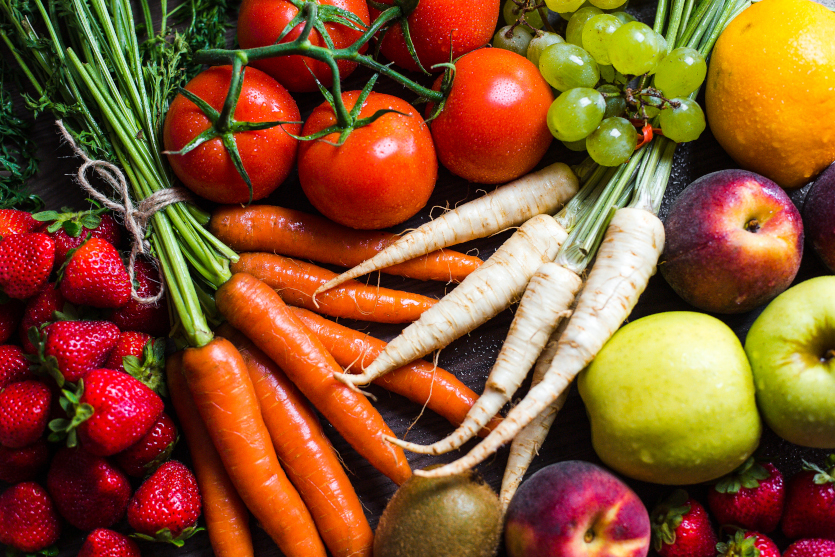 fresh-colorful-fruits-and-vegetables-by-Viktor-Hanacek835px